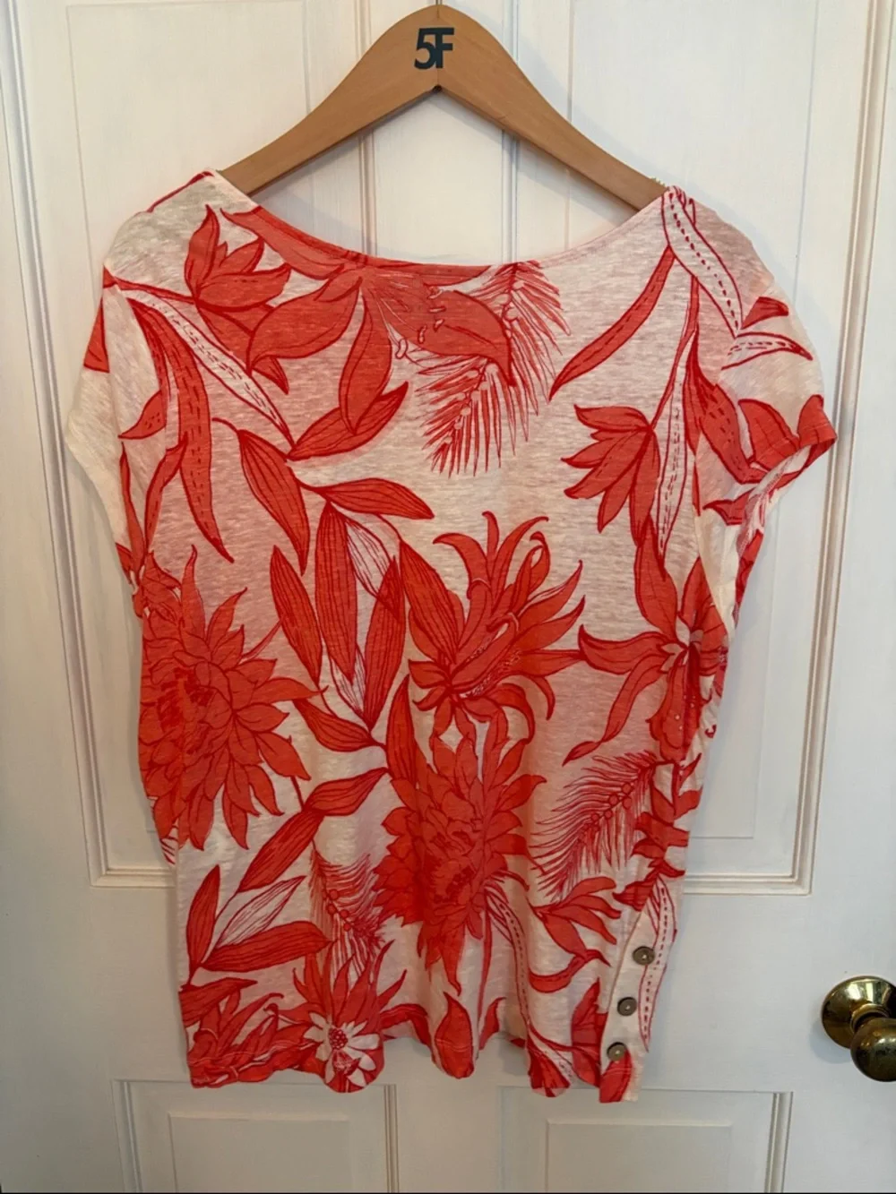 H Halston Floral coral and cream linen top size large like new - Picture 4 of 4